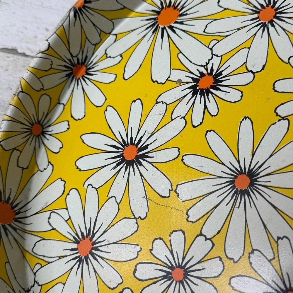 Vintage 1960s Mid Century Modern Large Round Metal Daisy Serving Tray